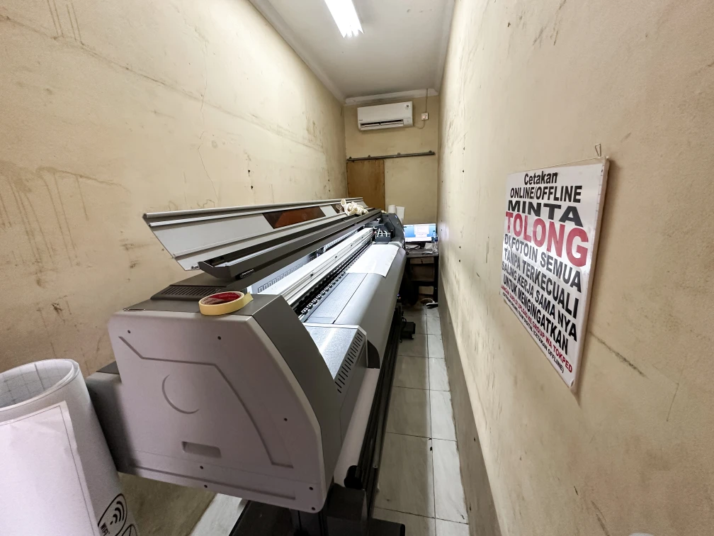 5 Alasan Sticker UV Cocok untuk Branding Kendaraan dan Outdoor
