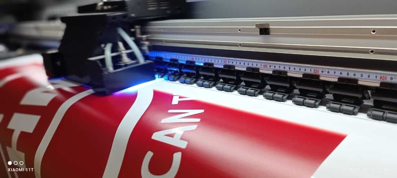 Panduan Memilih Sticker UV Berkualitas untuk Kebutuhan Bisnis Anda