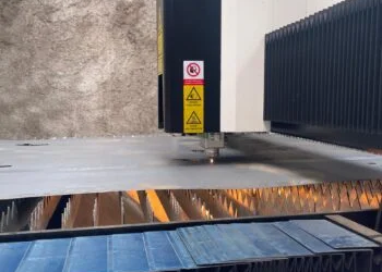 Bagaimana Laser Cutting Plat Besi Menghasilkan Presisi?